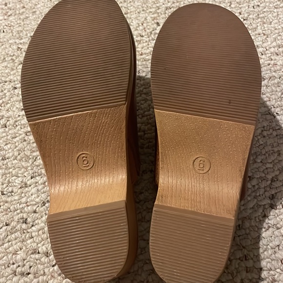 Universal threads clogs - Picture 3 of 3